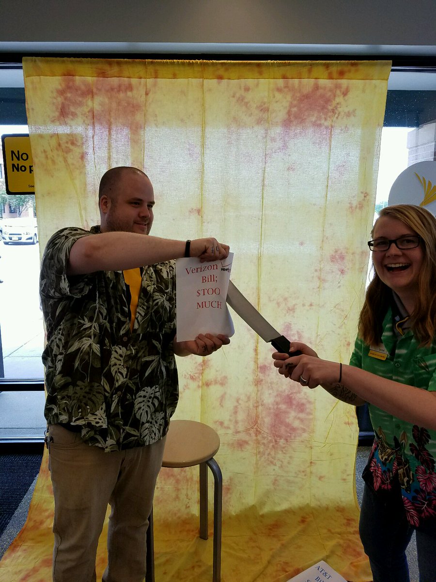 sprint0201's tweet photo. Come in and get 50% off your Verizon Bill at Sprint!! Refer someone, get $100 today only!! #sprint4ia #BTROGP https://t.co/oHMbIUjI8b