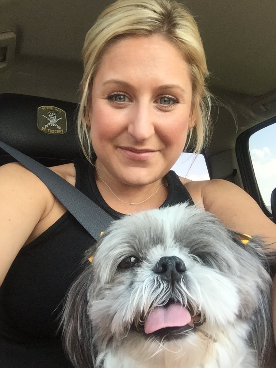 Oreo_CookieCake's tweet photo. Puppy snacks packed. #Vineyard bound https://t.co/pOozOxixZO