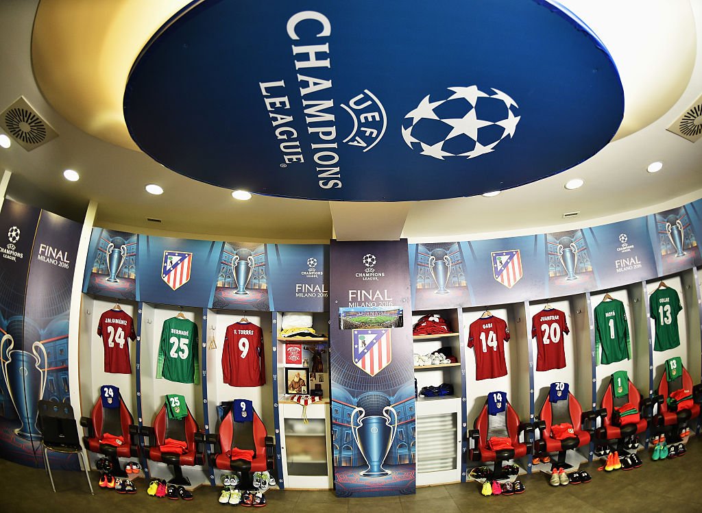 ChampionsLeague's tweet image. Inside the Atlético dressing room. Who can be the hero? #UCLfinal