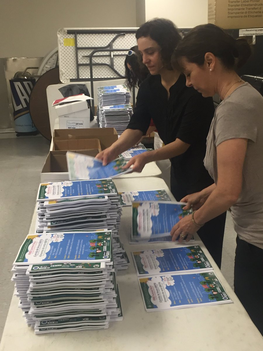 AzadePerin's tweet photo. RI Summer Meals in action!Are you ready @AzadePerin @ChristyClausenY @NRPA_news @leagueofcities @RIFoodBank @BCBSRI https://t.co/11ISK2BciC