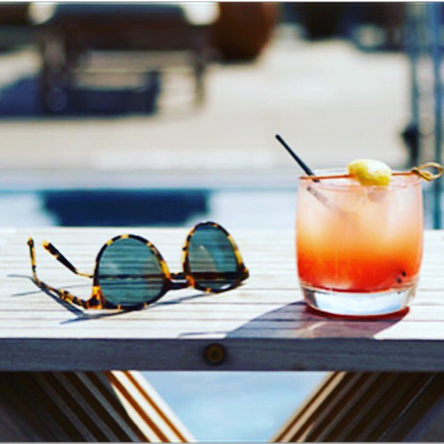 TheBernicNYC's tweet image. Memorial Day Weekend Essentials. #MemorialDayWeekend #SummerEssentials