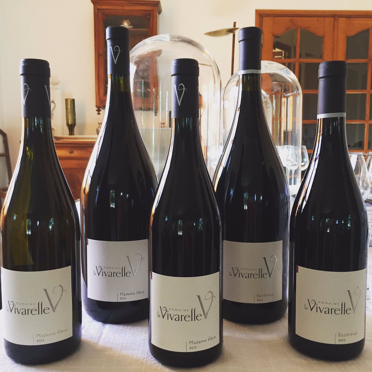 lawineista's tweet photo. Une belle dégustation aujourd'hui @lavivarelle #womendowine #madebyhand #MadameRêve #Bazeloup @VinsPaysdOcIGP https://t.co/FGSdQzhlMB