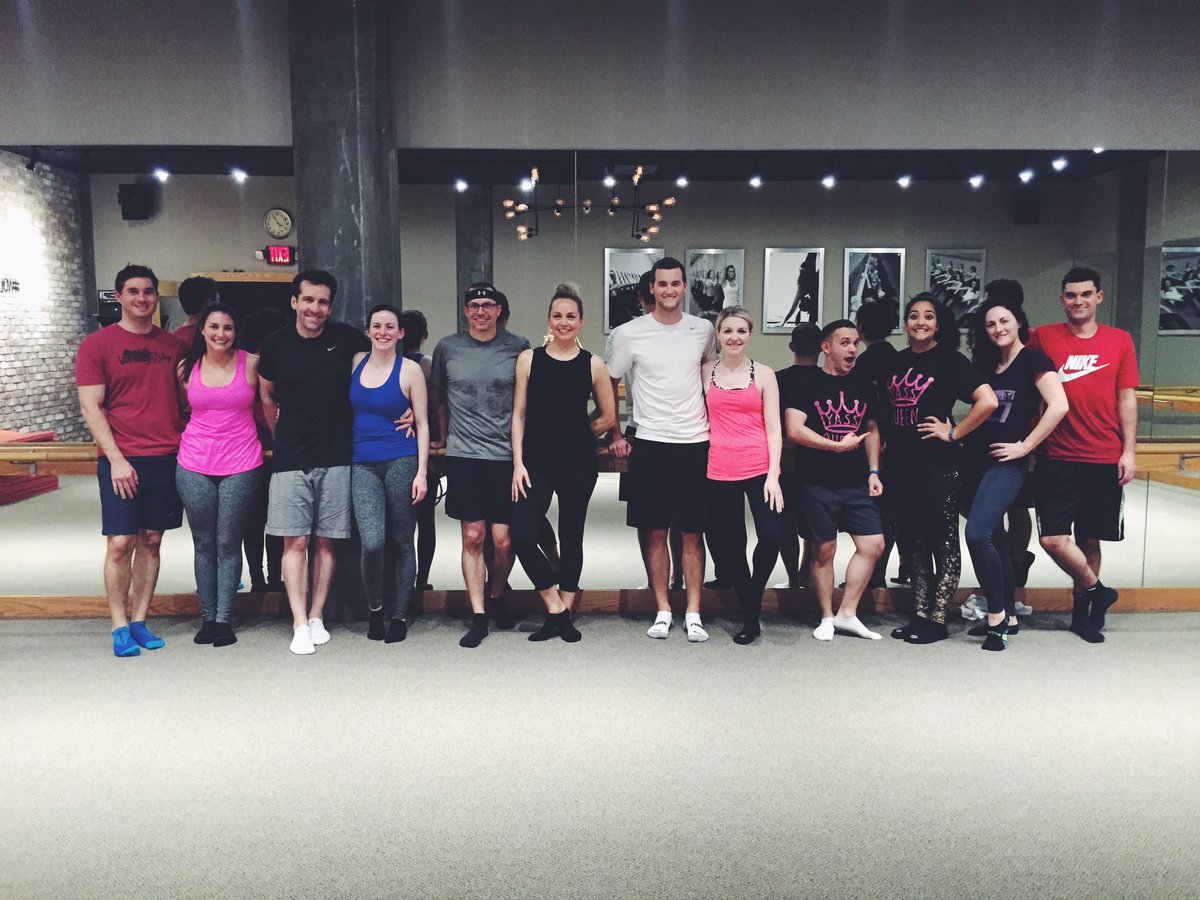 PureBarrePDX's tweet photo. real men tuck. these babes brought their men last night and we beat them up bad π #PBPDX #portland #fitness #barre https://t.co/o1h6TP3ALB