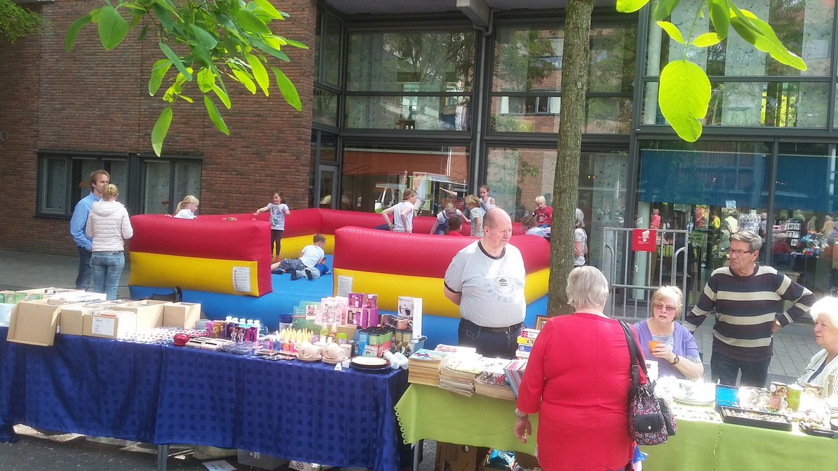 VersaTukkie's tweet photo. Zonnig geslaagde @voorjaarsmarkt @stjoseph @Hsumoost @vrijwilligers @springkus @BehoudAnnaHoeve @IVN @creatief :Top! https://t.co/XBYQ4pgpux