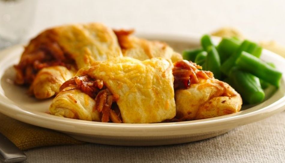 dish_tasty's tweet photo. BBQ Chicken Crescents https://t.co/HTZMl6JGzX https://t.co/I2E37HsYIH