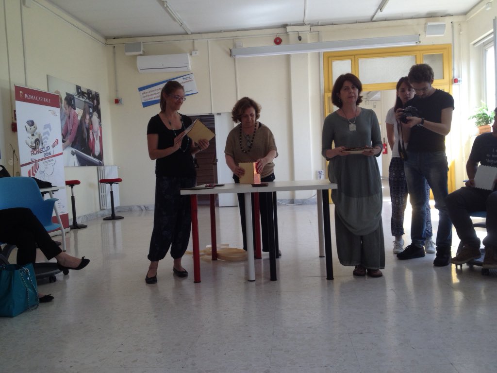 maurodelsanto's tweet photo. Le insegnanti presentano la loro proposta #FaLab #innovationgym @fmdigitale https://t.co/VvXDRfMBMt