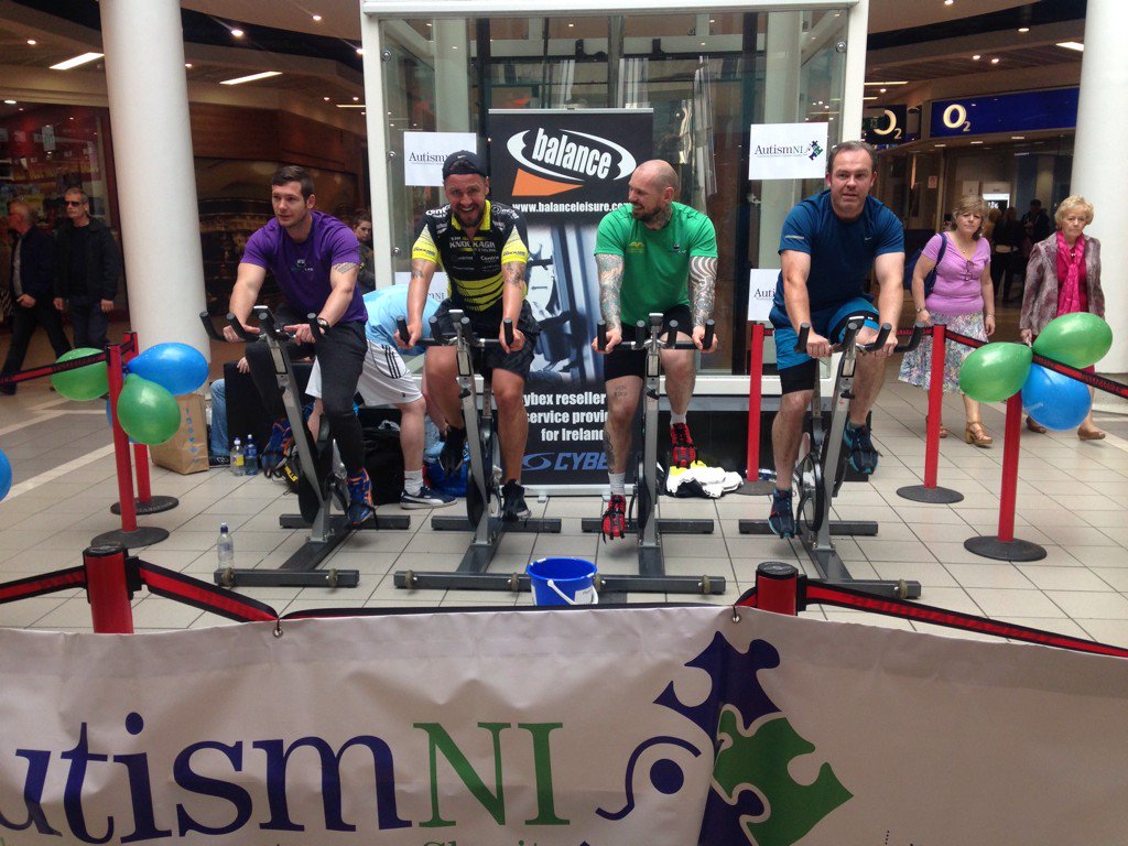 AutismNIPAPA's tweet image. Great to have the lads from @BodyLabNI putting the miles in today in @CastleCourt. #NearlyInParis 🇫🇷💪🚲