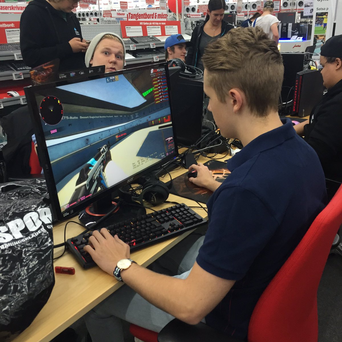 grillskamedia's tweet photo. #grillskagaming från #grillskaörebro på #mediamarkt idag https://t.co/py1wgYAsPU