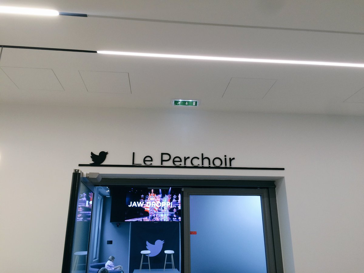 saidkrim's tweet image. it is codingday @TwitterParis @TwitterFrance #coderdojo #coderdojoparis special thanks to @BrendaOConnell 👍