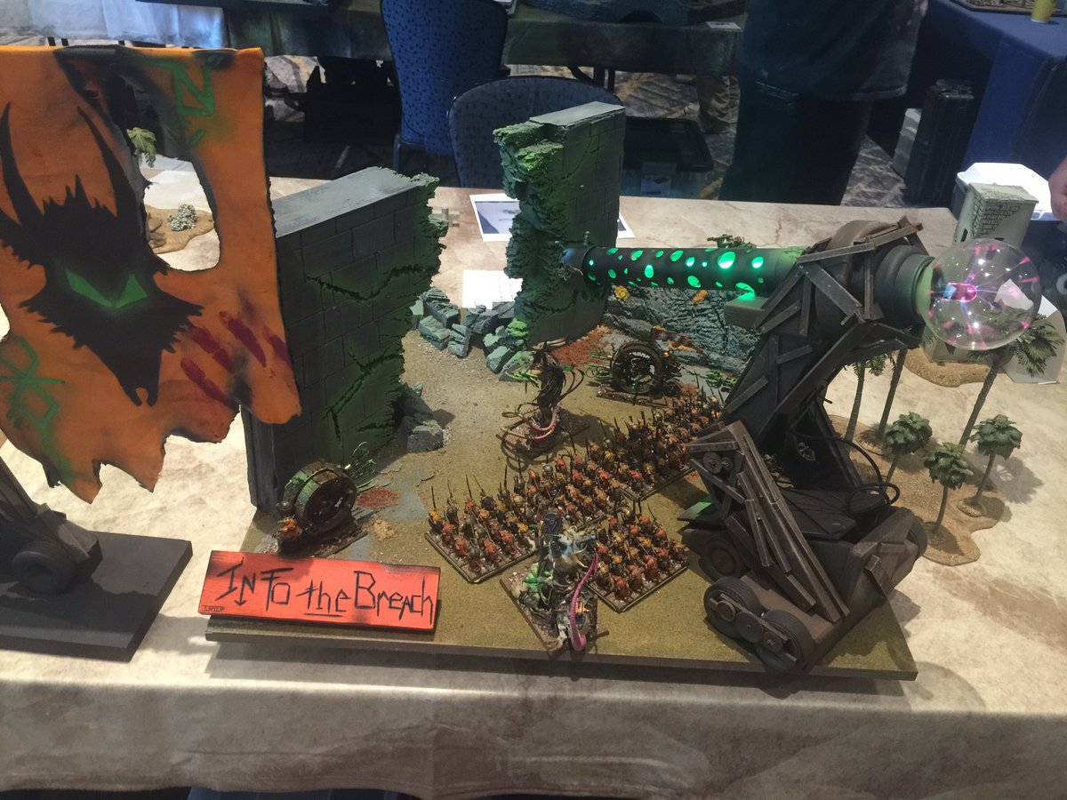outcastorclord's tweet photo. Beautiful armies at #NashCon ! @Retroalias @billy_capgun @CounterCharge15 @DanDarklordKing https://t.co/4QD7blekfx
