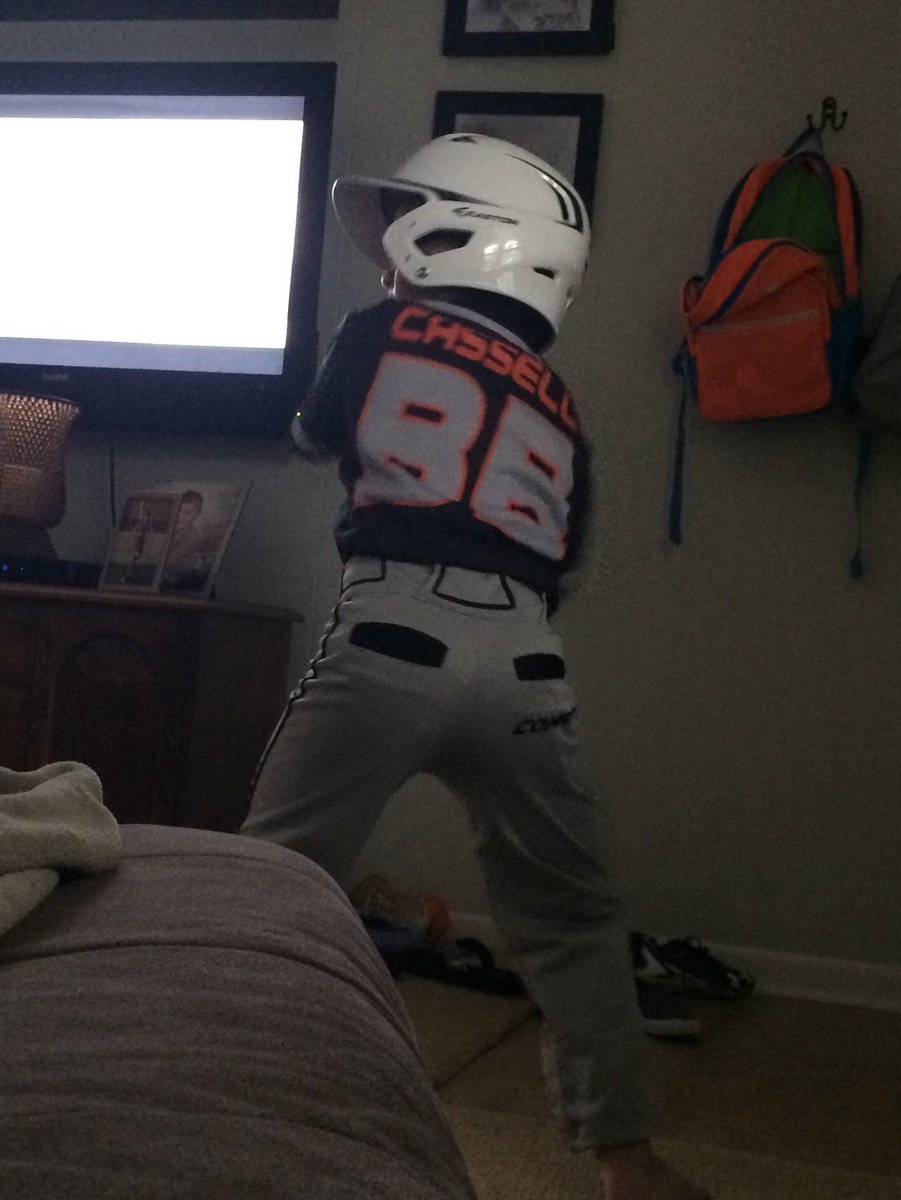 cassellm13's tweet photo. Nothing like have a 730am baseball game in your living room while trying to watch sportscenter! #RyRy #thanksLuce https://t.co/HcC2Sddjy5