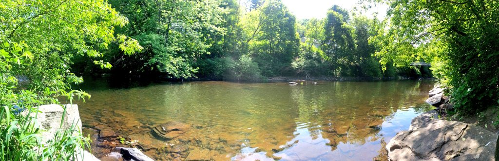 canaltown552's tweet photo. The Lackawaxen River, #honesdale Borough, PA, holiday wknd view. #findsomewater #LocalLandscape #canaltown https://t.co/ZcWU06Kfwb