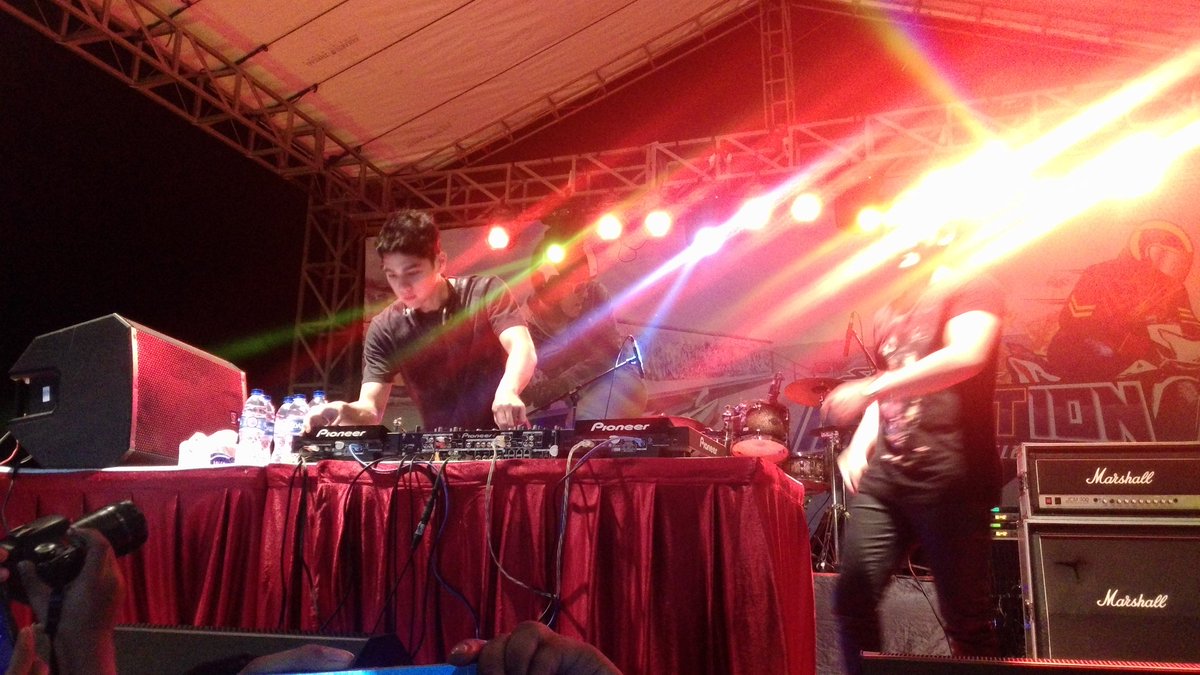 welovehonda's tweet photo. Acara #HondaSonicInfastion ditutup oleh penampilan @AlKohler7. Sampai jumpa di event berikutnya #SalamSatuHATI https://t.co/KnfgVWwyPJ