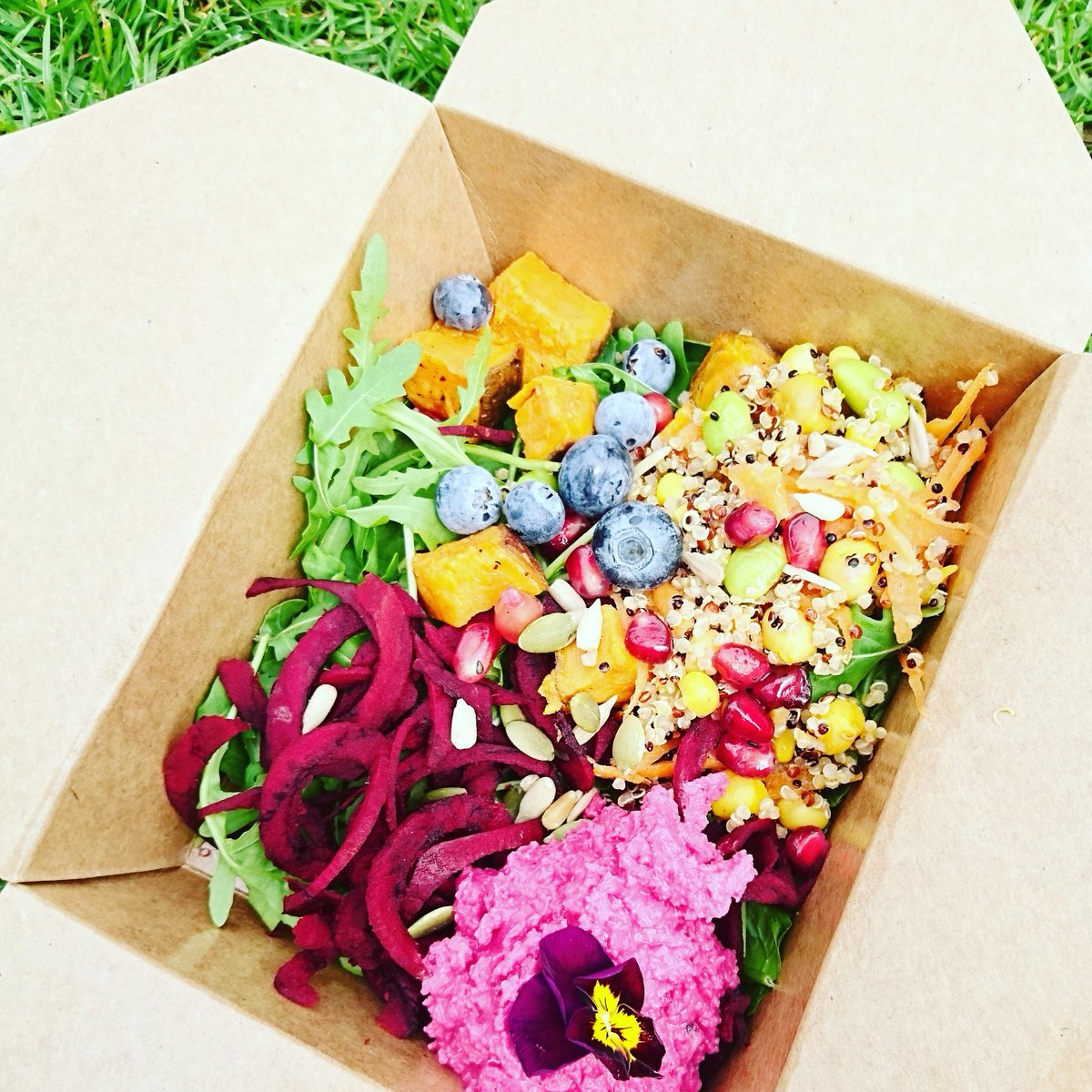 Good food day 😃 🌈<a href="/SlaawFoods/">Slaaw Sheffield</a> #veganfoodporn #eattherainbow
