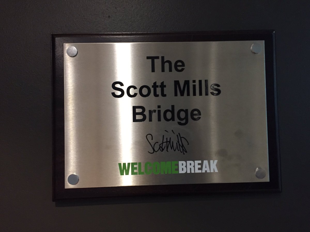DrummersTart's tweet photo. Hi @scott_mills your services were a welcome break on my drive on in my new car! #BoredOfRoadworks #NeededAWee 😉👯🚙😳 https://t.co/Suv1kBTPDX