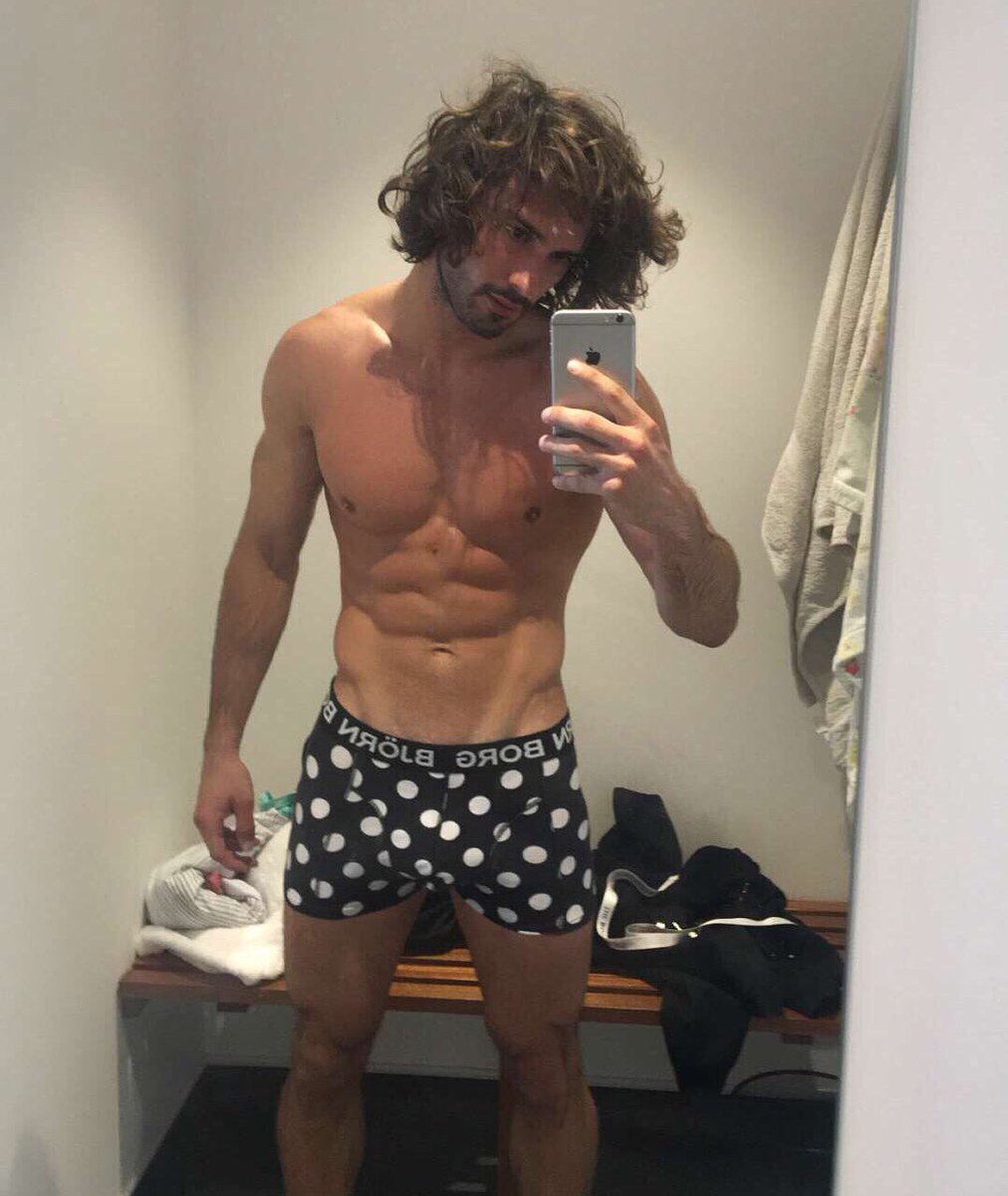 thebodycoach's tweet photo. My top 10 habits to staying lean all year round 🙌🏽😄 https://t.co/QPxPUaMqsm