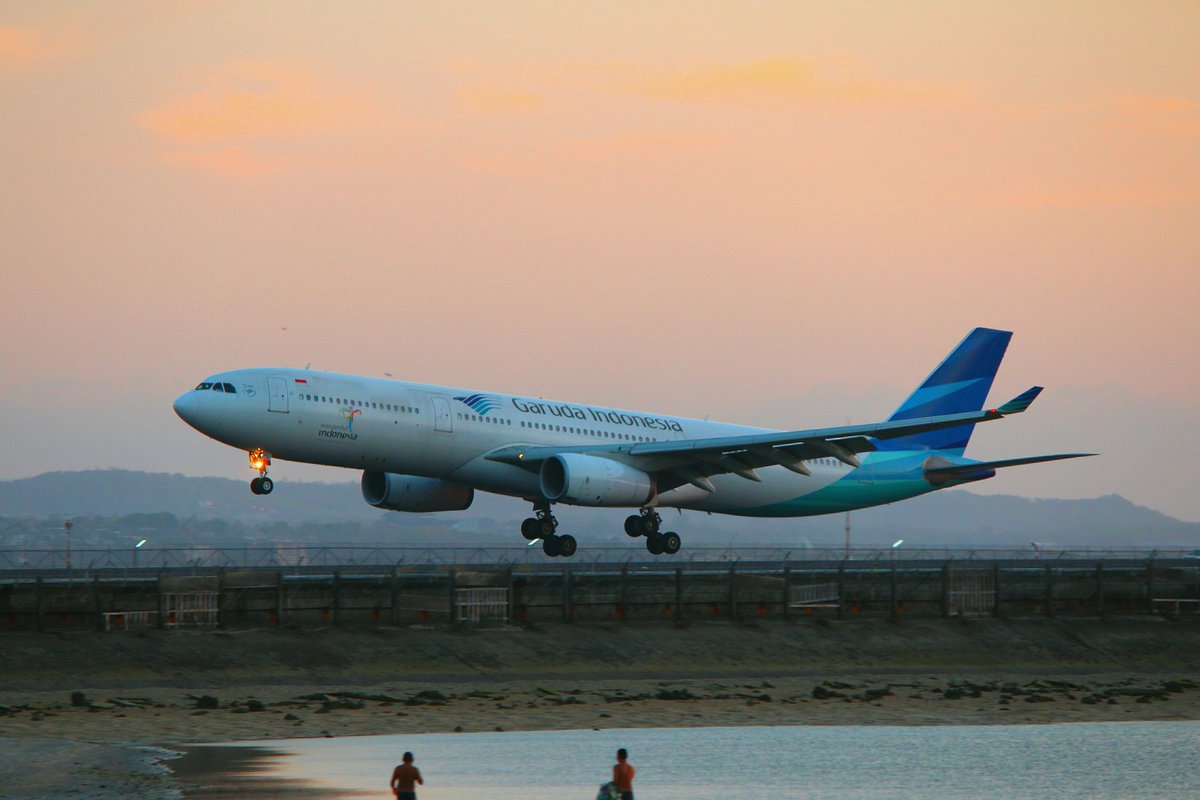 #このツイート見た人は330のお気に入り写真を載せよう
デンパサール空港(バリ島)