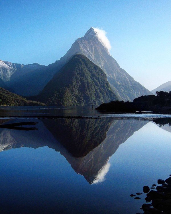 Milford Sound, in the breathtaking New Zealand.