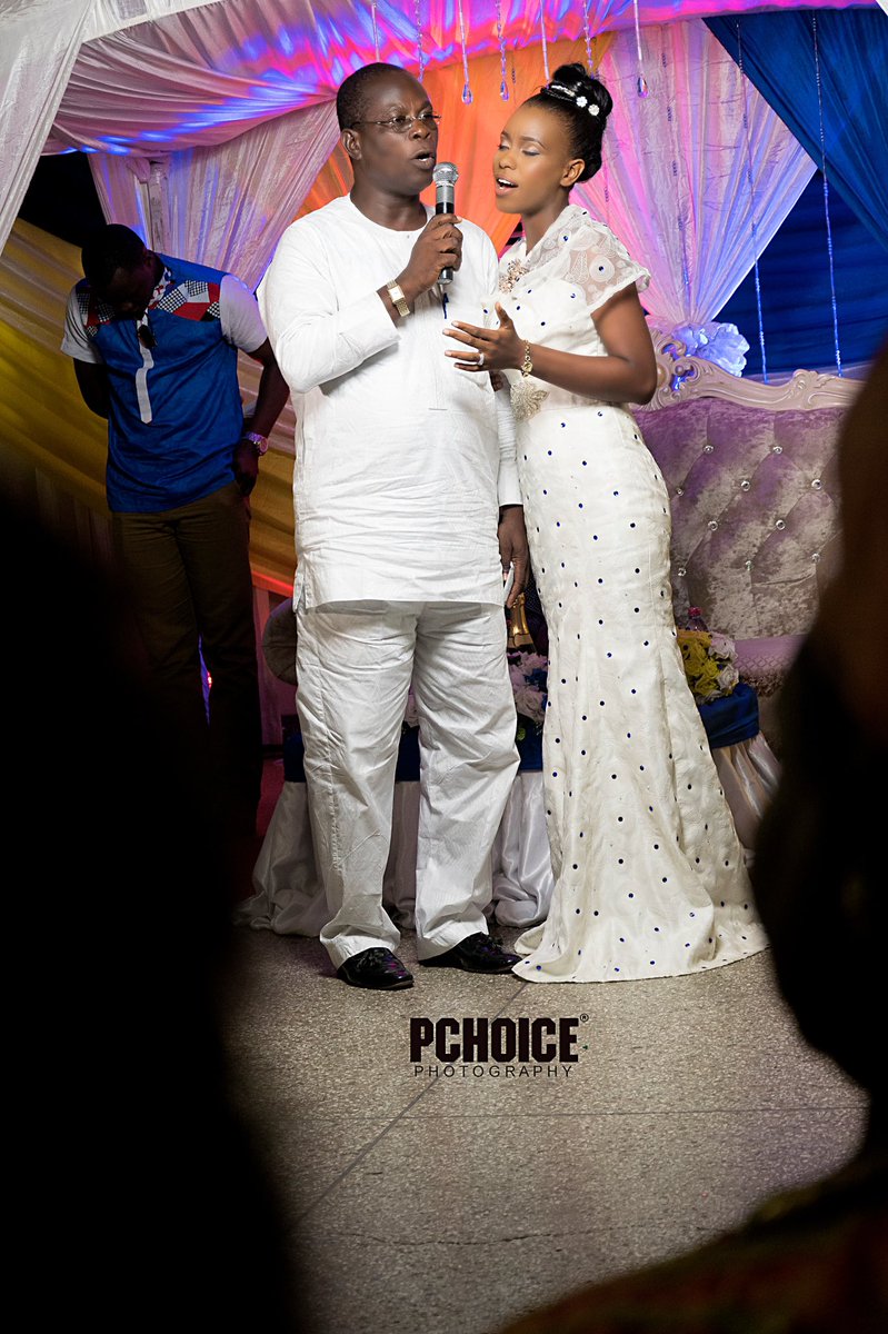 Pchoicephoto's tweet photo. Father love to his Daughter is to sing a song for her. #fatherandBride #wedding #fatherlove #love #princepaulshotit https://t.co/i0smoY8LCr