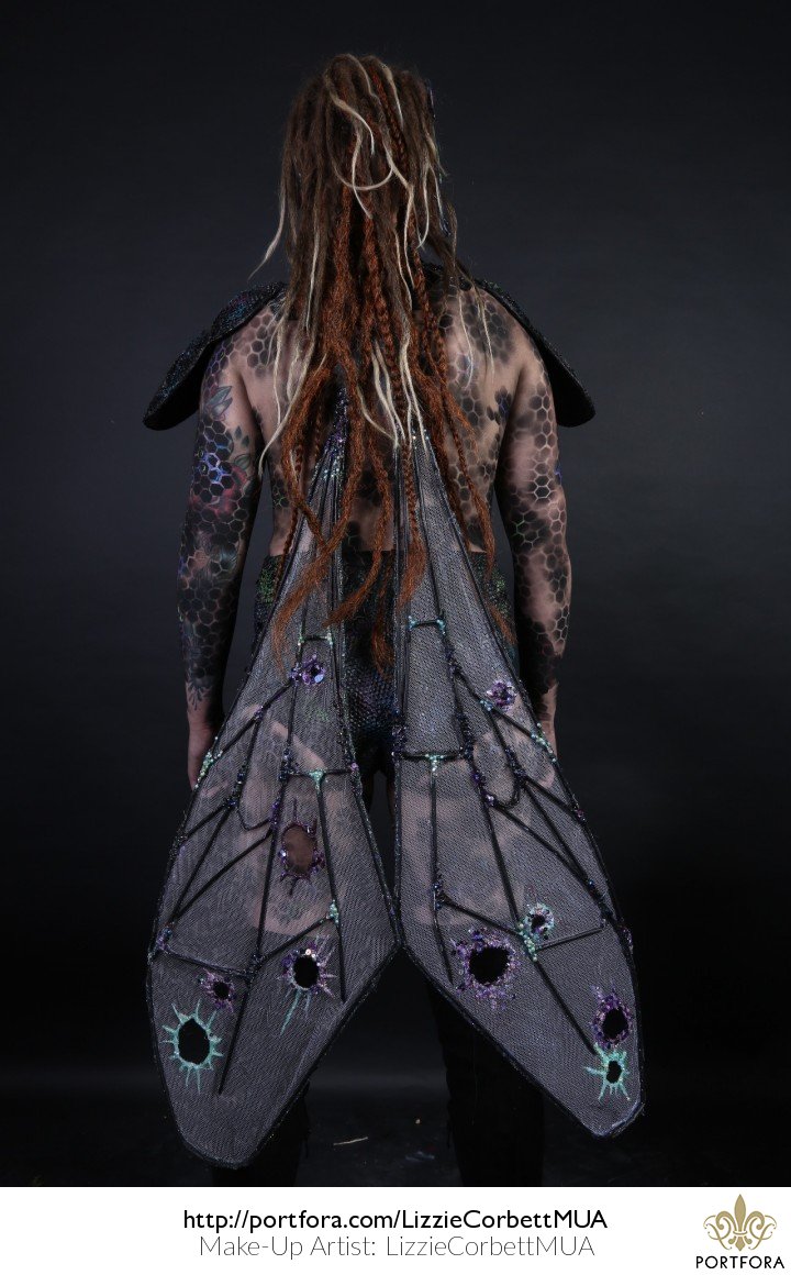 LizzieCorbett's tweet photo. "Warrior Bee" uploaded to @portfora #mua #bee #model #body #paint https://t.co/Ec23C7Y8mB https://t.co/xet3PZyTqh