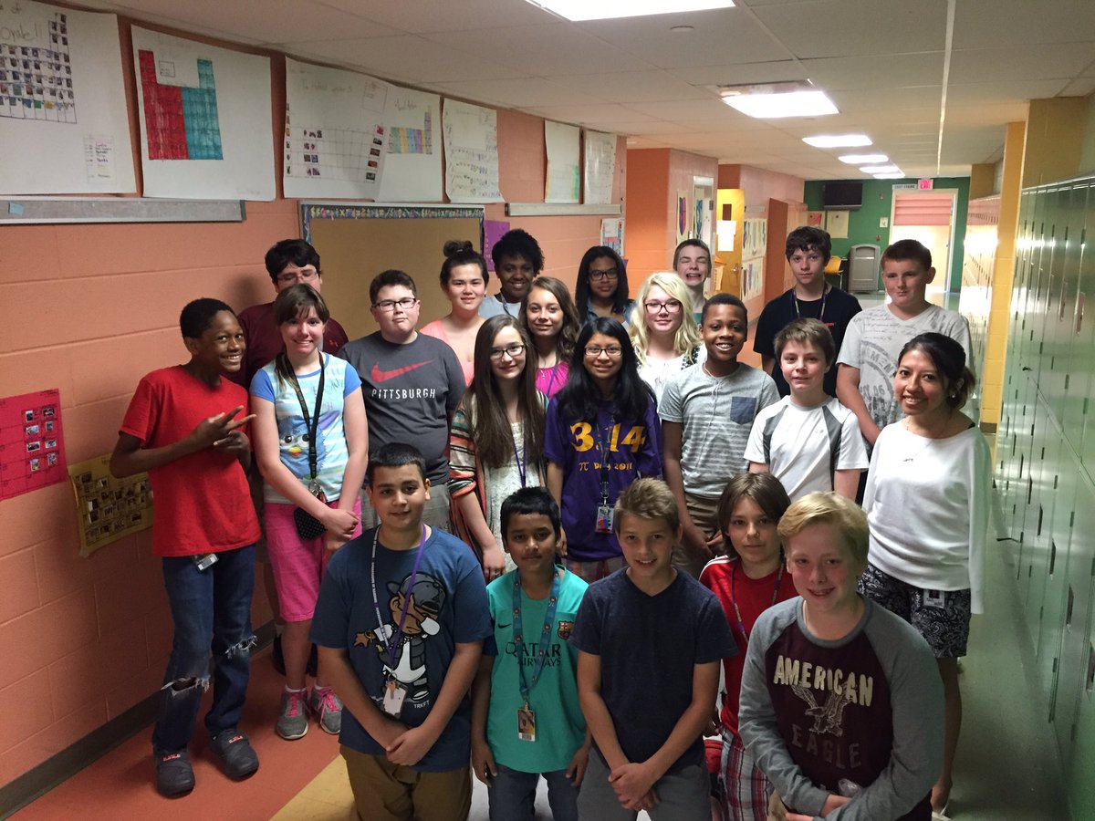 HppyftHms's tweet photo. Thank you students for making my 1st year as your math teacher a memorable one! 😀📝💞 #Rm211 #MathRocks https://t.co/BXFhwjnKBt