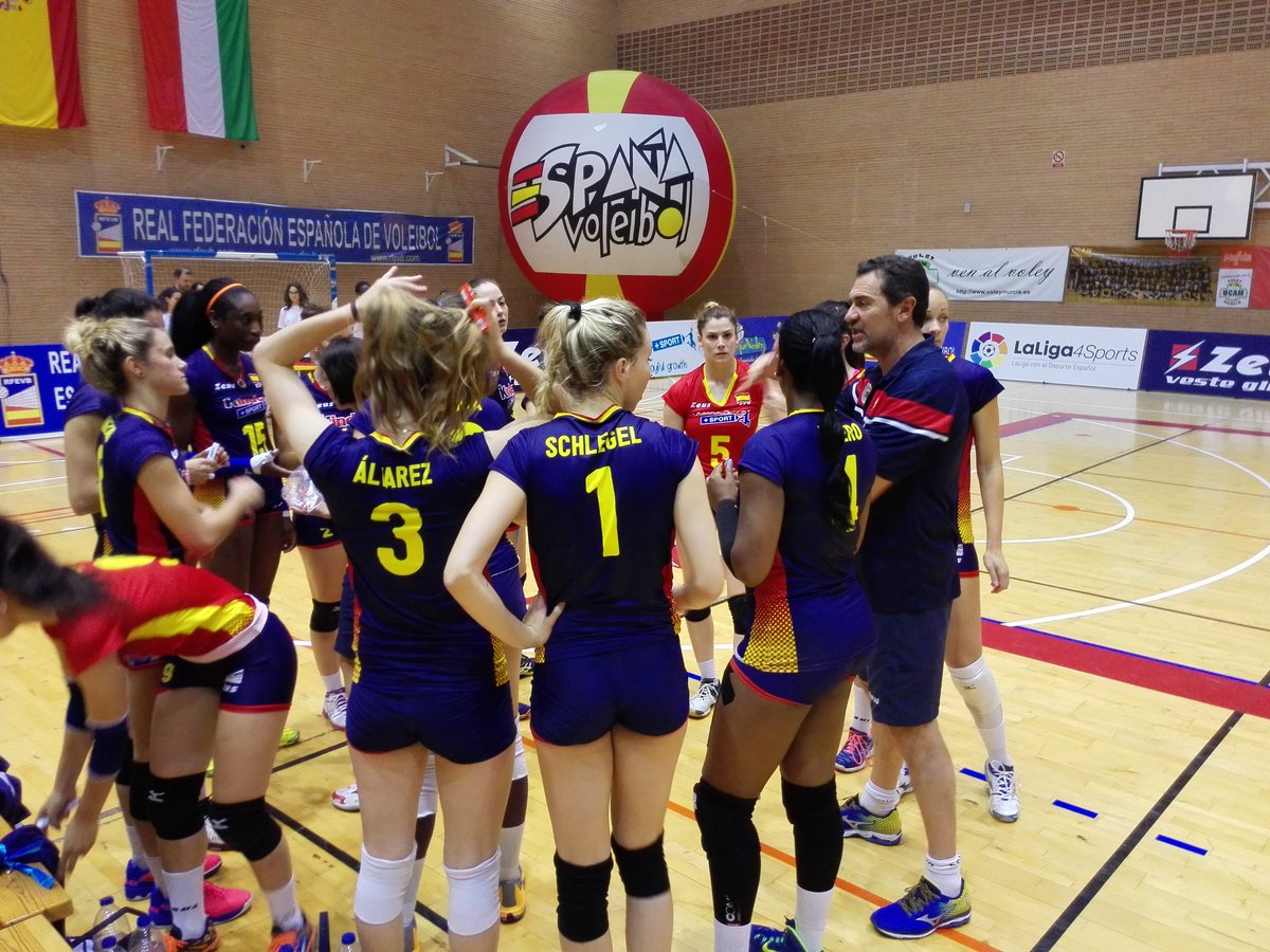 <a href="/RFEVB/">Real Federación Española de Voleibol</a> primer set ganado 25-15 HUN @VoleyFemAbs