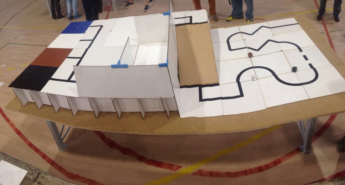 robocatoficial's tweet image. Ja tenim el camp de la #RoboCAT17! Salvador Dalí n&apos;és el protagonista!