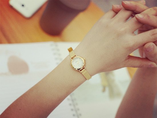 heroelectronics's tweet image. Super Slim Gold Watch