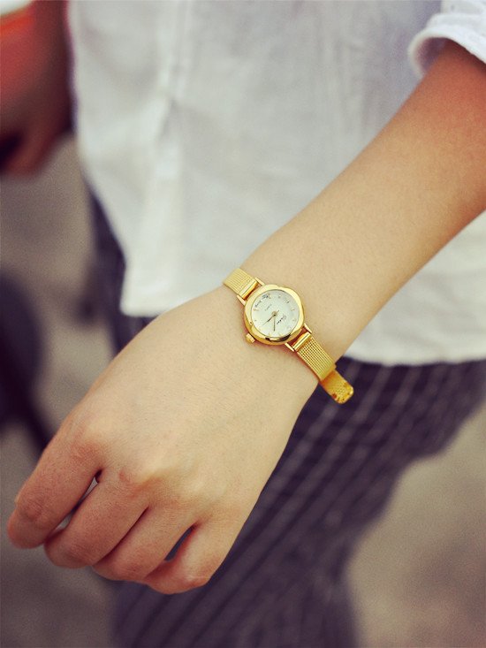 heroelectronics's tweet image. Super Slim Gold Watch