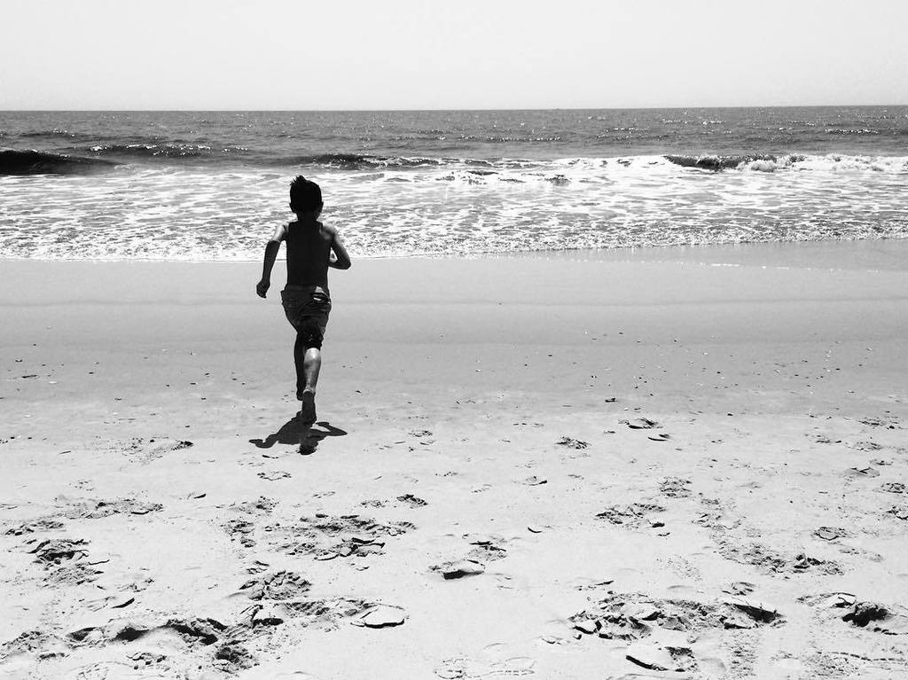 Laurengayeski's tweet photo. Hello, summer ☀️. #boyhood #inoceansdeep #momazine #childhoodunplugged #candidchildhood https://t.co/Ol1iFJHZdr https://t.co/uJ0hUVpSB2