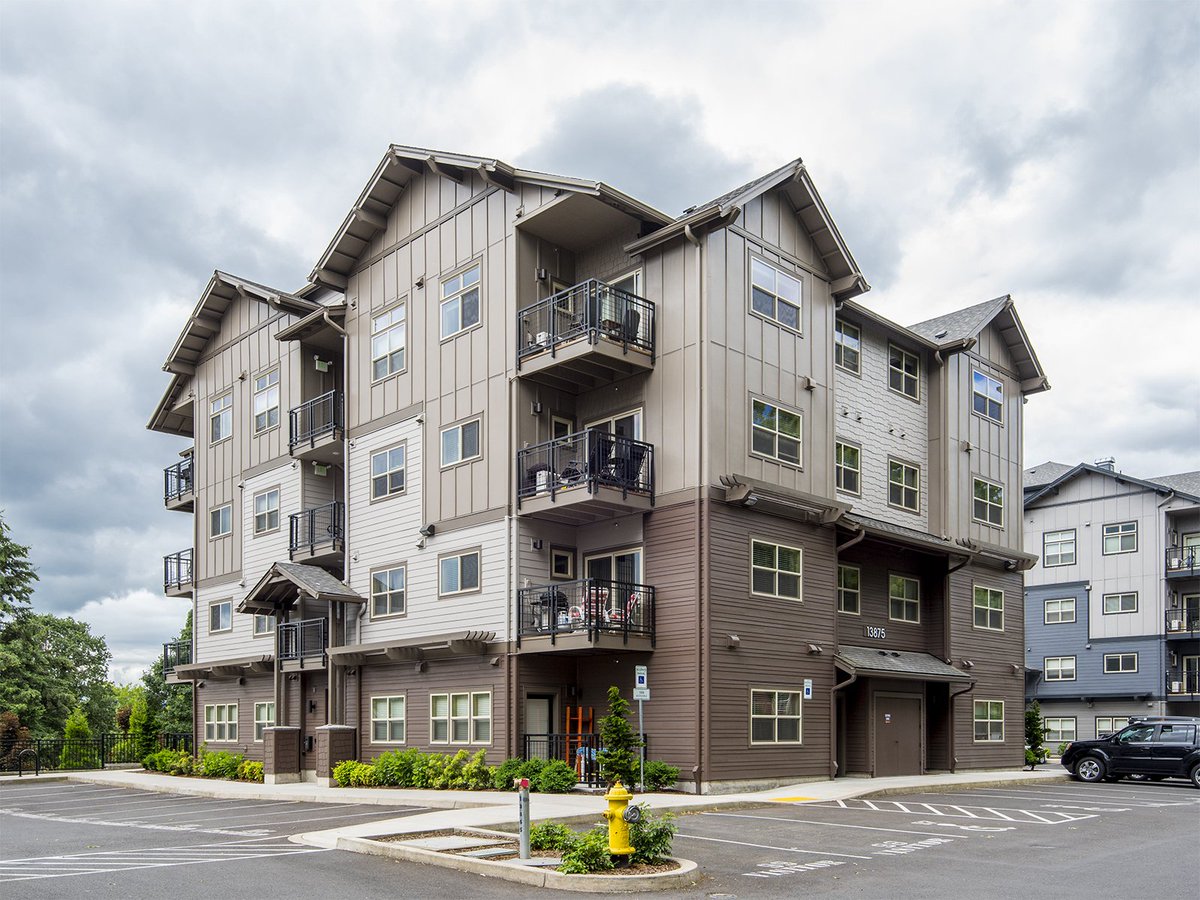 propertiespdx's tweet photo. Just Listed! Extraordinary 2BR loft next to Nike Campus:  https://t.co/Eu1zqBAJjv https://t.co/qmZfACvBsx