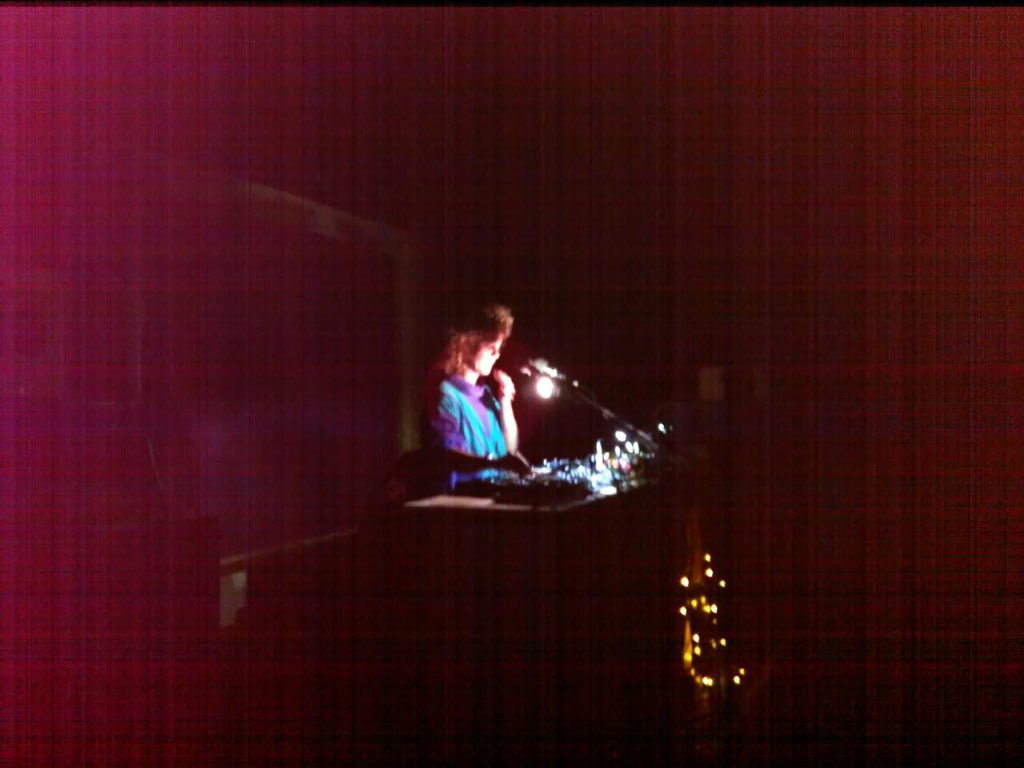 Perrine Bailleux: RIEN // ihr experimentelles #pop #konzert. #performance #GENERATE16