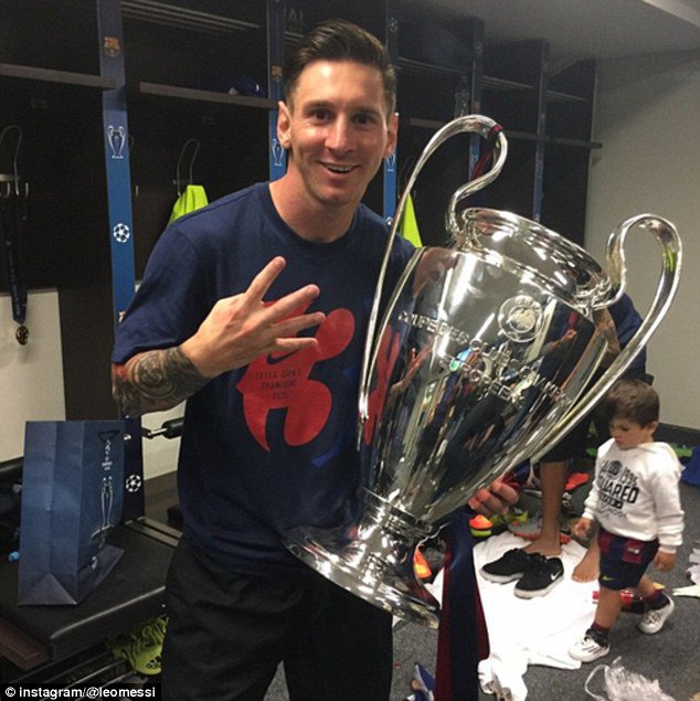 FCBKase's tweet photo. Siempre por encima. https://t.co/nUwAIpfPSy