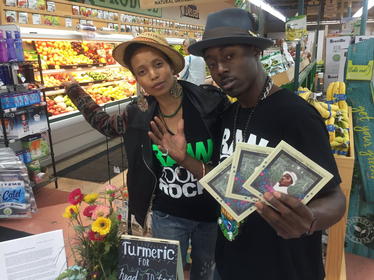 IETEF's tweet photo. Exclusive album signing in the PRODUCE SECTION  in TX #austin @IETEF @NaturalGrocers @ALKEMIAEARTH #CulinaryConcert https://t.co/uMSHPjsvfv