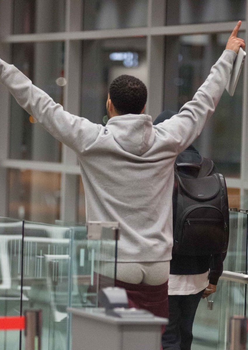MCBF Blog on X: "Drake Sagging #Ass #Booty https://t.co/4V6SWapvXa" / X