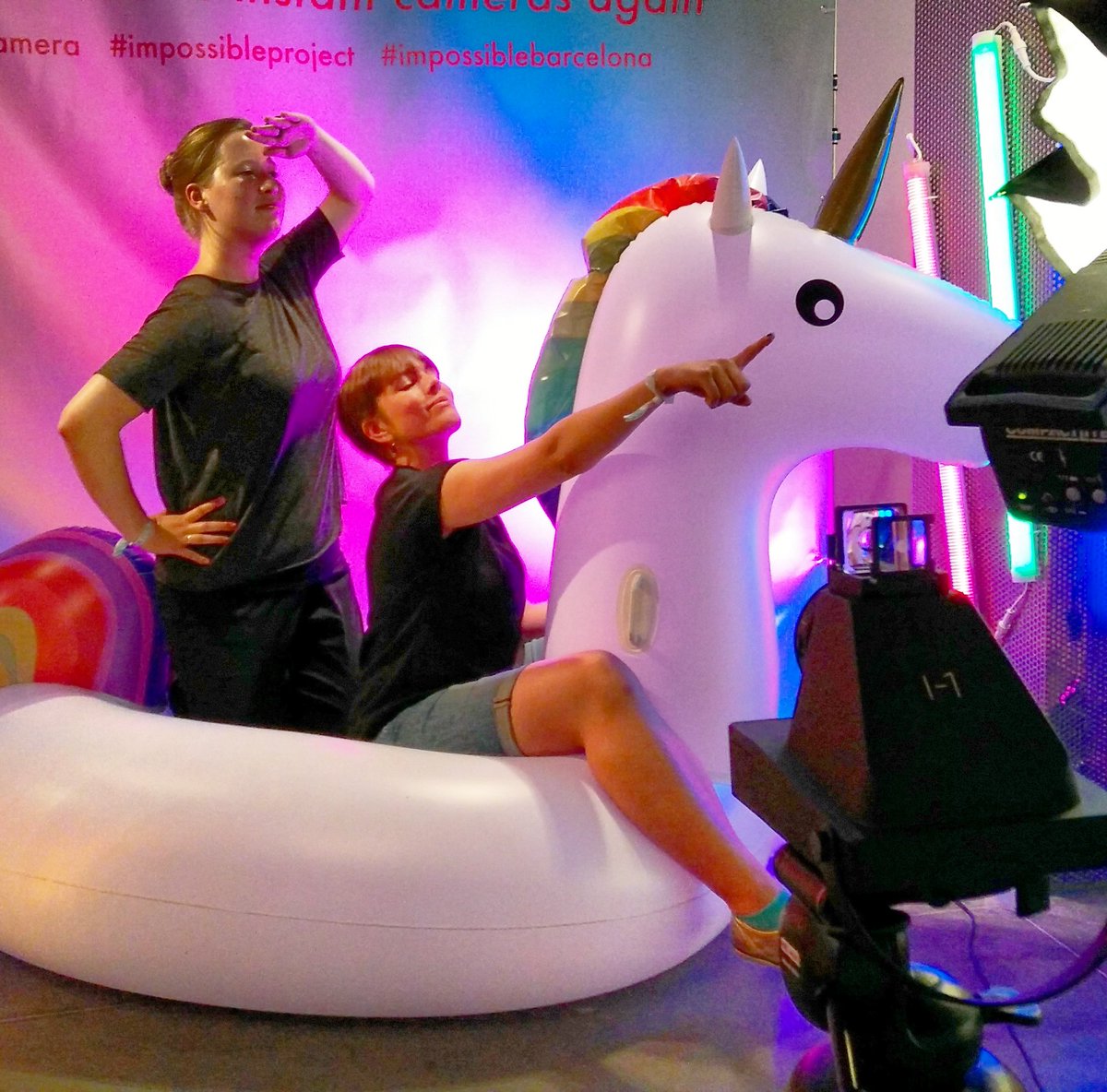 chandalstore's tweet photo. #offf2016 agotado Federico el unicornio,  3 jornadas a tope!  #i1camera https://t.co/gxKPXcRzW2