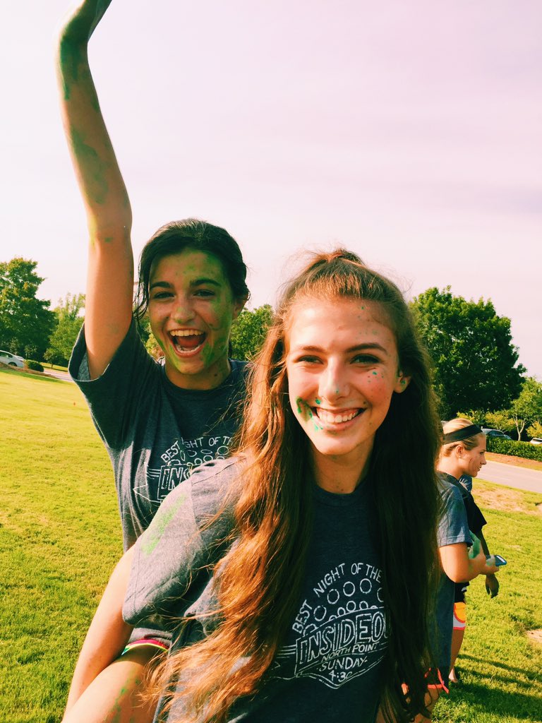 laurenApearson's tweet photo. Happy birthday to this incredible gal!!! I know I'm a lot taller than you, but I still love you just the same!😉 https://t.co/GUw9dBI4b1