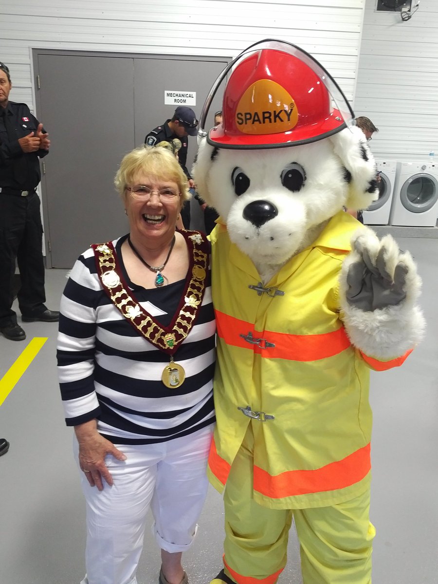 CFFDStation4's tweet photo. #CentralFrontenac, it's not too late to join us at our grand opening, Station4 https://t.co/0T6b78ryl7