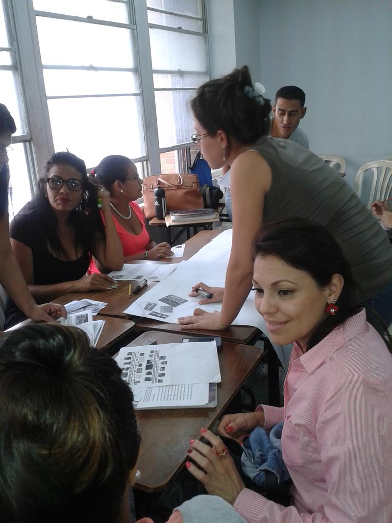HidaMeneses's tweet photo. Yo si #usolastic en clase de informática I en el @IUPG @prof_ebbert https://t.co/iVrBvTX2i7
