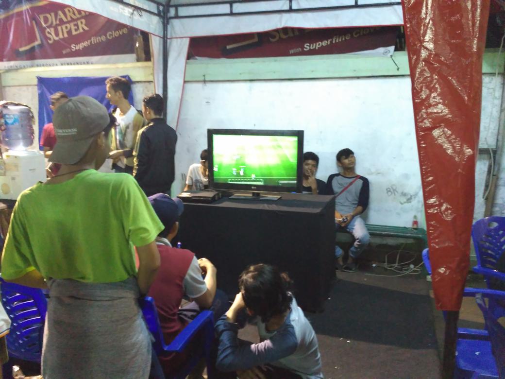 Ukt012's tweet photo. acara nobar FINAL CHAMPION 2016👍🎉 https://t.co/OT2awmISMz