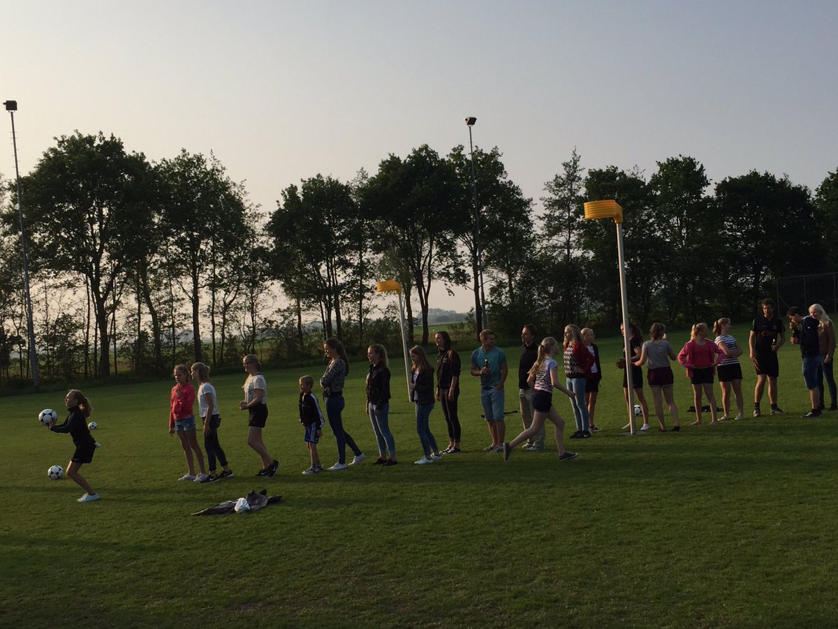 Vandaag een geslaagde seizoensafsluiting: speurtocht, levend stratego in het bos en heerlijk bbqen met alle leden!