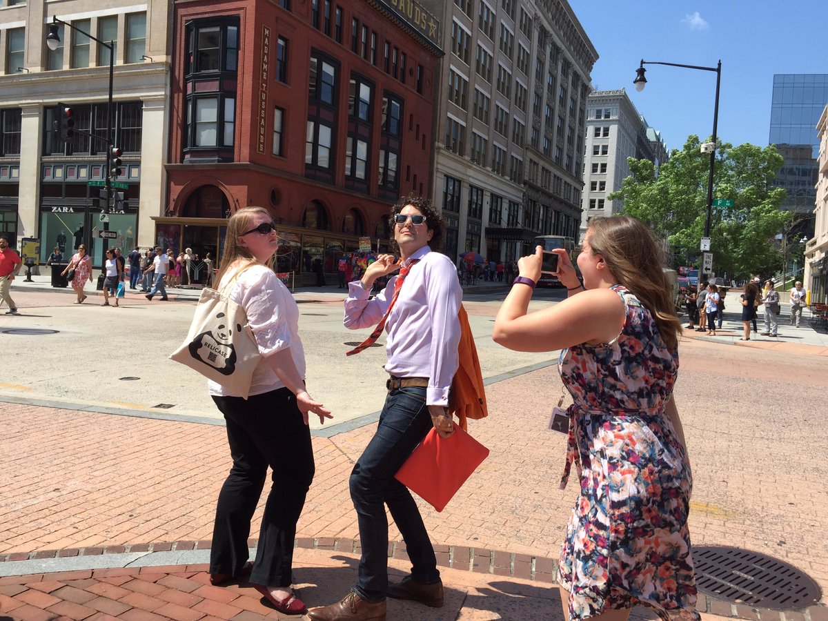 MuseumTweets's tweet photo. @MuseumHack @MadameTussauds #AAM2016 #MuseumMap team #momonet https://t.co/nWgxuJogh3