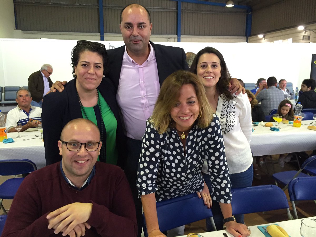 cristinatavio's tweet photo. Ya #finalchampionstotal apoyando @MarcaEspana Gracias @ppgranadilla X gran día #homenaje #piñascostillas #garbanzas https://t.co/zRsjUKP1rU