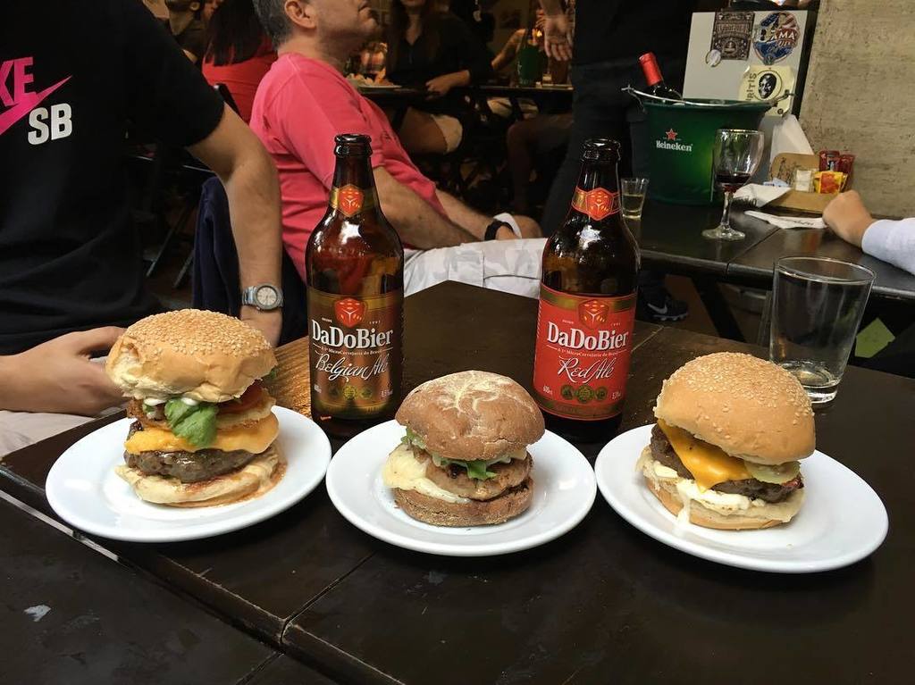 LuisMarcanth's tweet photo. Feliz dia mundial do hamburger #hamburger #burger #burgerday #dadobier #belgianale #irishr… https://t.co/sOwKtlm1Qf https://t.co/OC2tOXPnZe