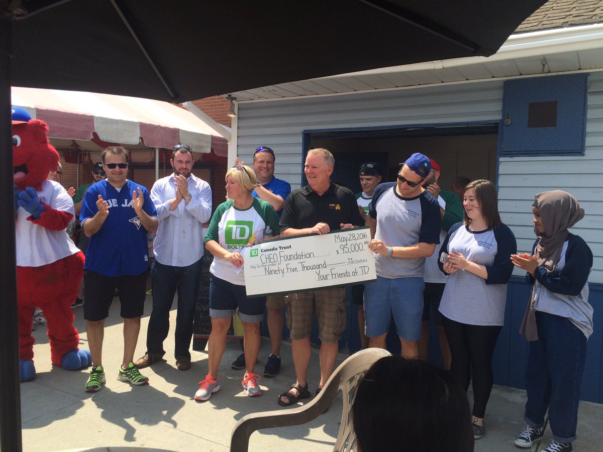 kimmybologna_TD's tweet photo. Such a feel good day! @TDCHEO_BASEBALL 🐻@JaneD_TD @PietroTD @Jbrundia @CHEOhospital https://t.co/XBd46pxJi0