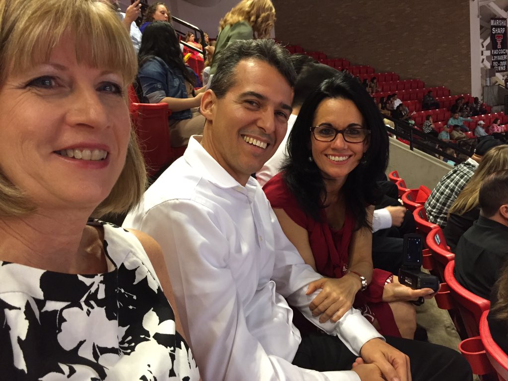 JNunnOklahoma's tweet photo. Congratulations to Anabelle's parents, Jorge & Giselle! And Mary too! #lbkgrad2016 https://t.co/nl725FsoaJ