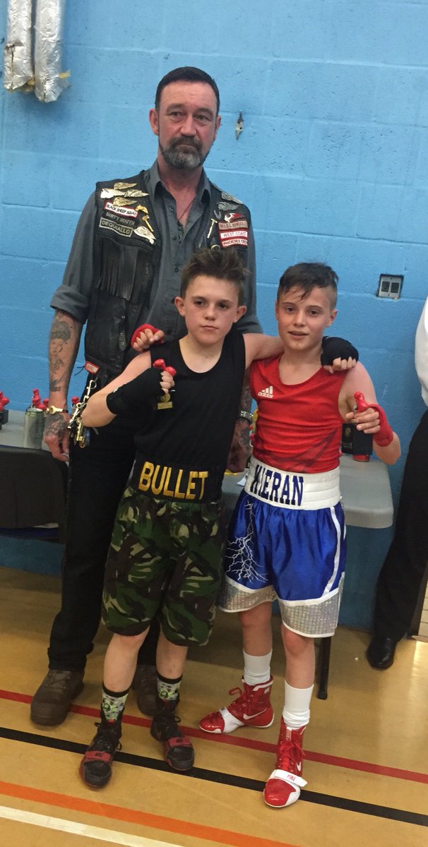 BartonHillABC's tweet photo. Kieran of #FromeABC beat Bailey of #FerndownABC at the @BartonHillABC tournament. #Boxing #Bristol #BartonHillABC https://t.co/DKkpr7LXqX