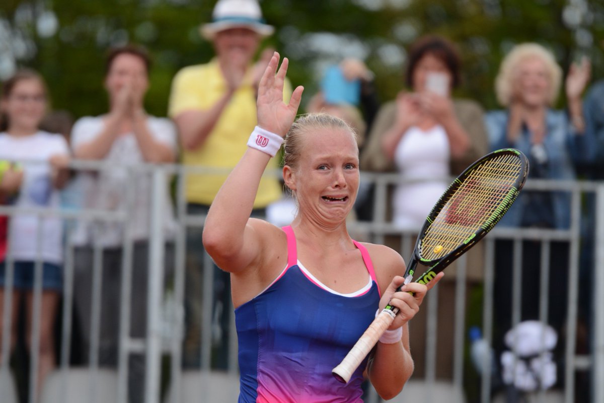 KIKI BERTENS CjkWauSVEAEP72j