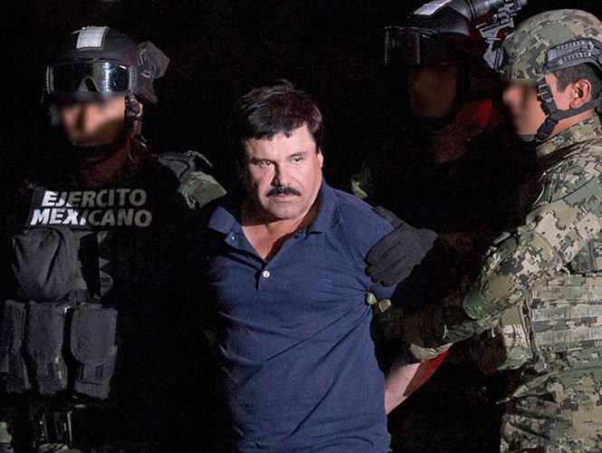 Excelsior's tweet photo. Amparo contra extradición divide a abogados de ‘El Chapo’ https://t.co/3UAQJLqrie https://t.co/rjGjQL724r