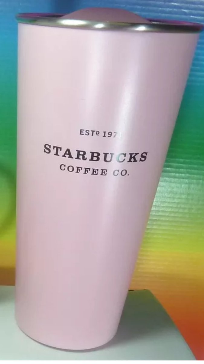 katykrystals's tweet photo. @Starbucks Hi please tell me where I can get one of these or something similar ?? 😩😩😍😍❤️💋 https://t.co/f2KkslMhBJ